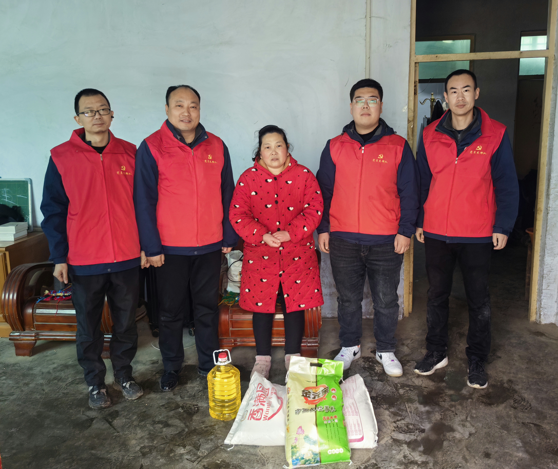 春節(jié)慰問送關(guān)懷  濃濃真情暖人心